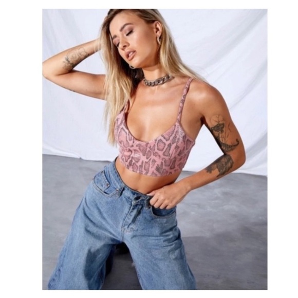 Motel Rocks Tops - MOTEL Dyla Crop Top.